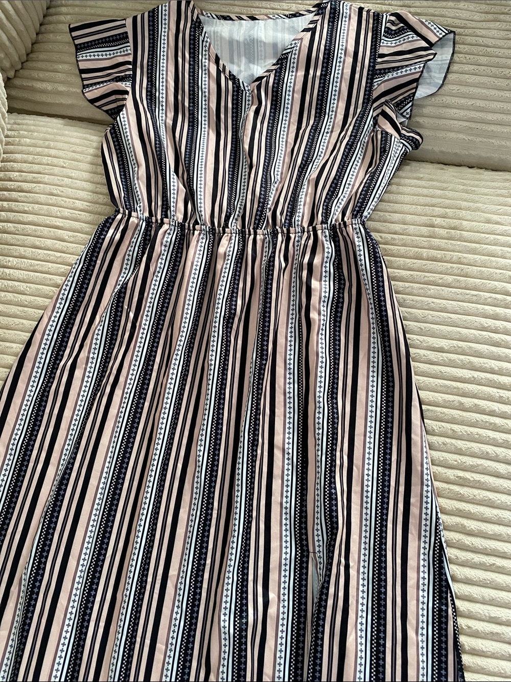 Pattern V-Neck Flutter Sleeve Maxi Dress